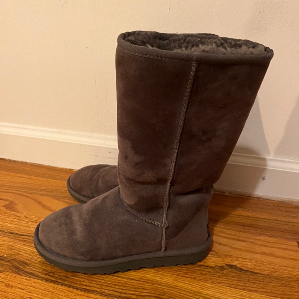 Tall grey ugg boots